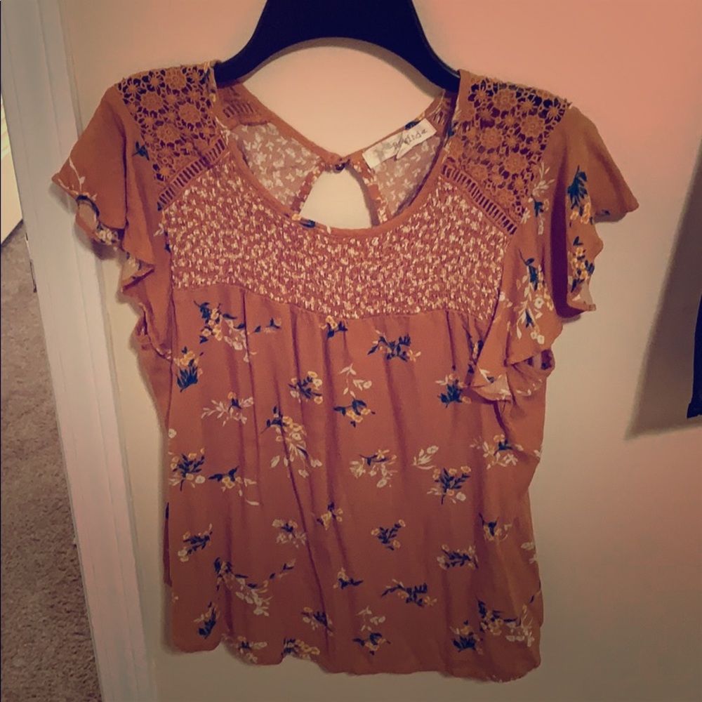 Rewind flower t-shirt! Great condition!